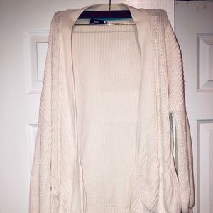 ⚡️UO Cream Knit Cardigan⚡️